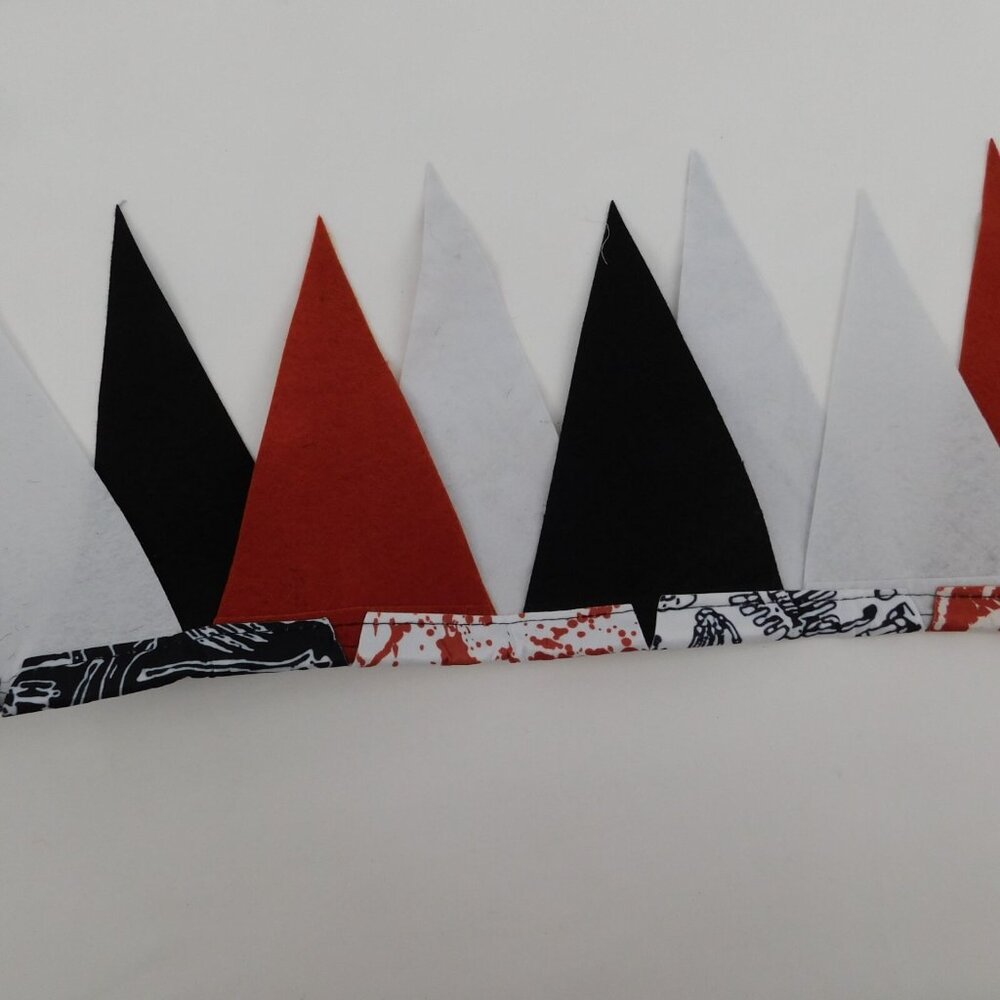 Ashland Halloween Multicolor Skeleton Flag Garland Decoration Accent 6 Feet New - Picture 6 of 7